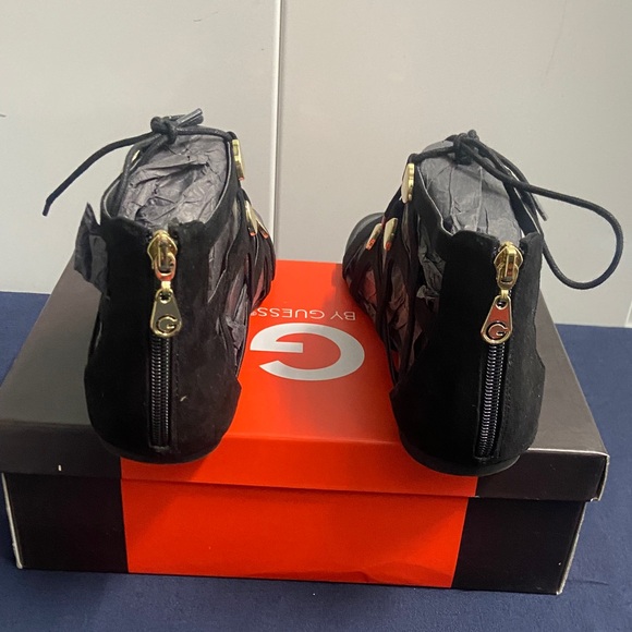 Guess Black Gladiator Sandals - Picture 5 of 6